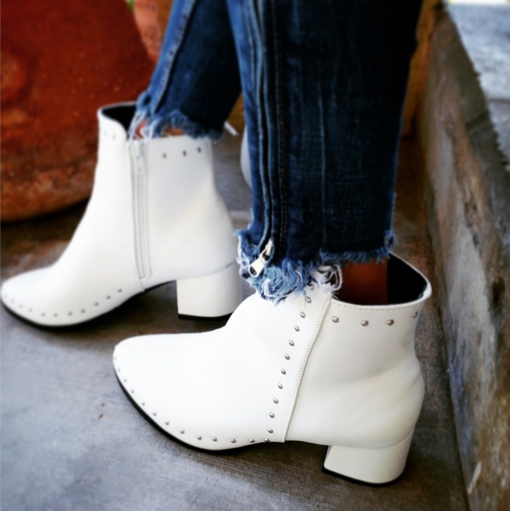 📣LAST PAIR//The Whitney// white studded boots - Picture 5 of 8